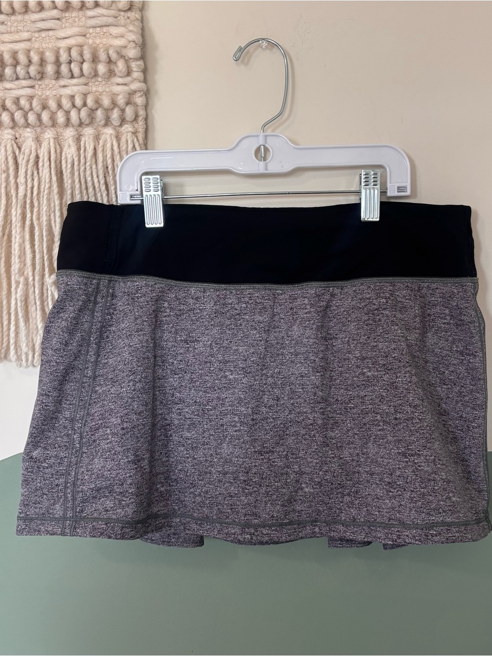 lululemon athletica Gray Pace Rival Mid-Rise Skirt